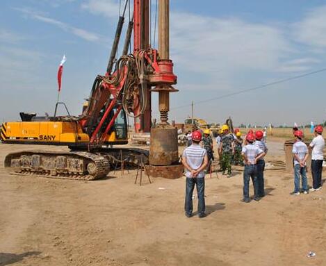 ​长螺旋钻孔灌注桩是一种新型的建筑基础形式